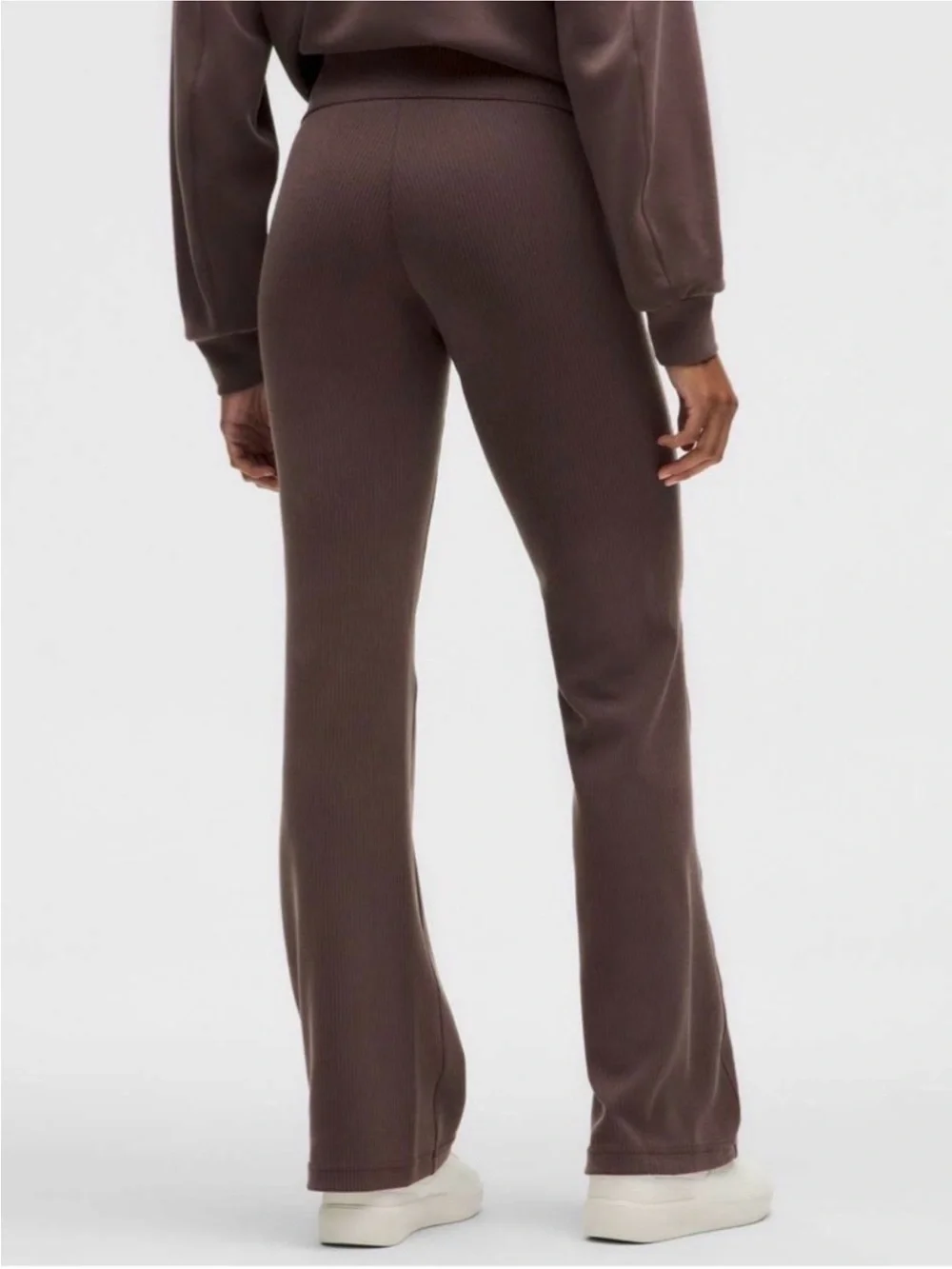 Lululemon Ribbed Softstreme Flared Pant in Espresso - Size 2 - Picture 5 of 10